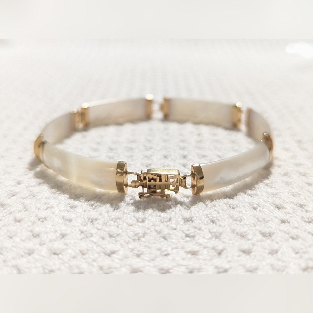 14k Solid Gold White Shell Pearl Bracelet